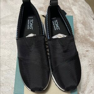 TOMS Classic Black Slip-Ons